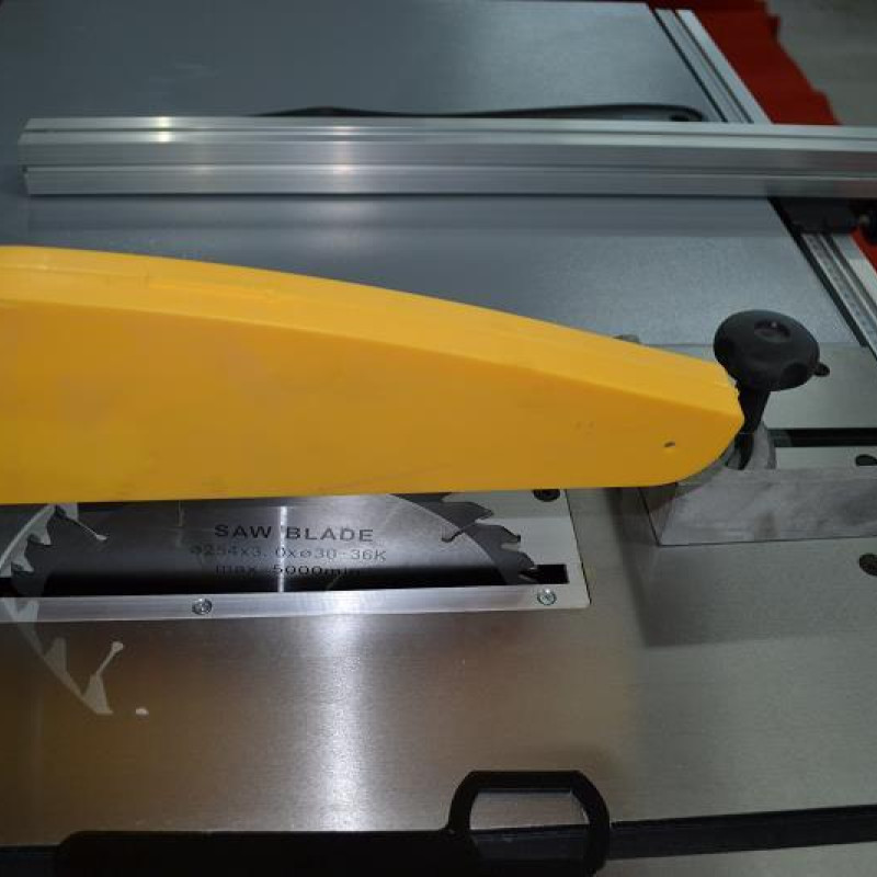 Циркулярна пила Holzmann TS 250 Циркулярна пила Holzmann TS 250