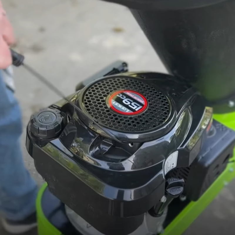 Садовий подрібнювач Zipper ZI-HAEK4000 Садовий подрібнювач Zipper ZI-HAEK4000