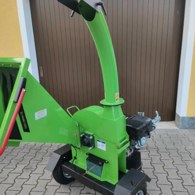 Садовий подрібнювач Zipper ZI-HAEK15000 Садовий подрібнювач Zipper ZI-HAEK15000
