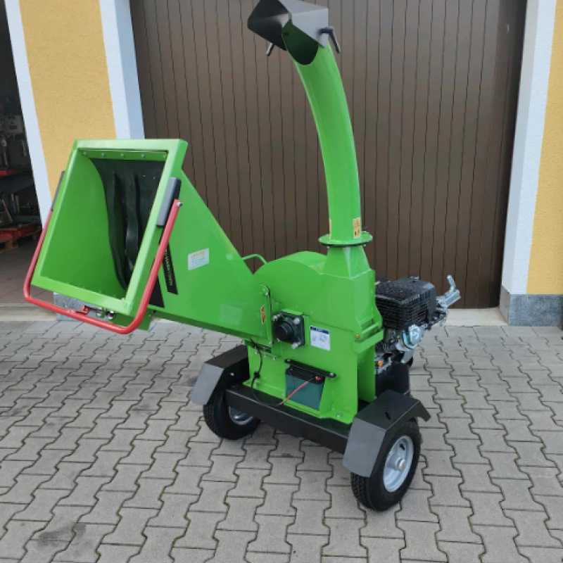 Садовий подрібнювач Zipper ZI-HAEK15000 Садовий подрібнювач Zipper ZI-HAEK15000