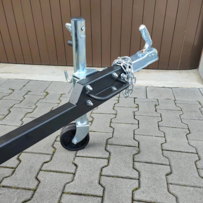 Садовий подрібнювач Zipper ZI-HAEK15000 Садовий подрібнювач Zipper ZI-HAEK15000
