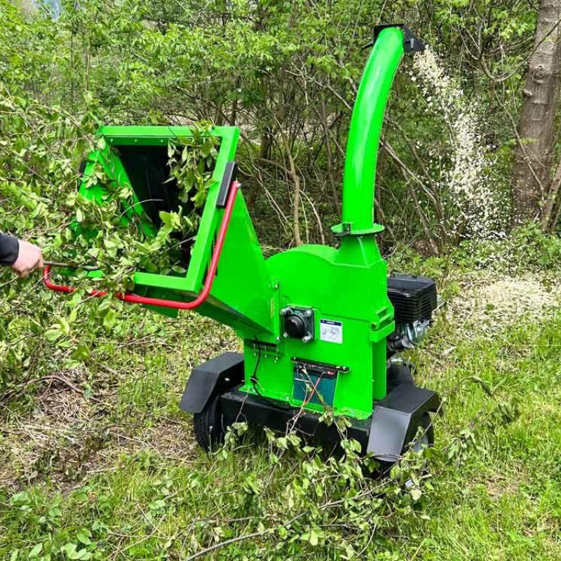 Садовий подрібнювач Zipper ZI-HAEK15000 Садовий подрібнювач Zipper ZI-HAEK15000