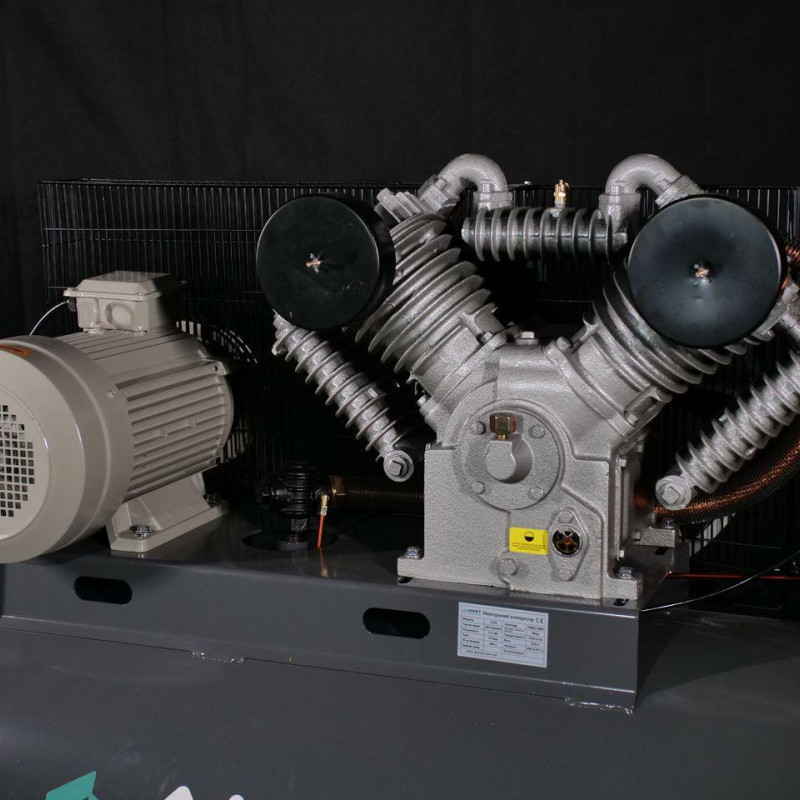 Поршневий компресор MAST 2105/500L 400V 12.5BAR Поршневий компресор MAST 2105/500L 400V 12.5BAR