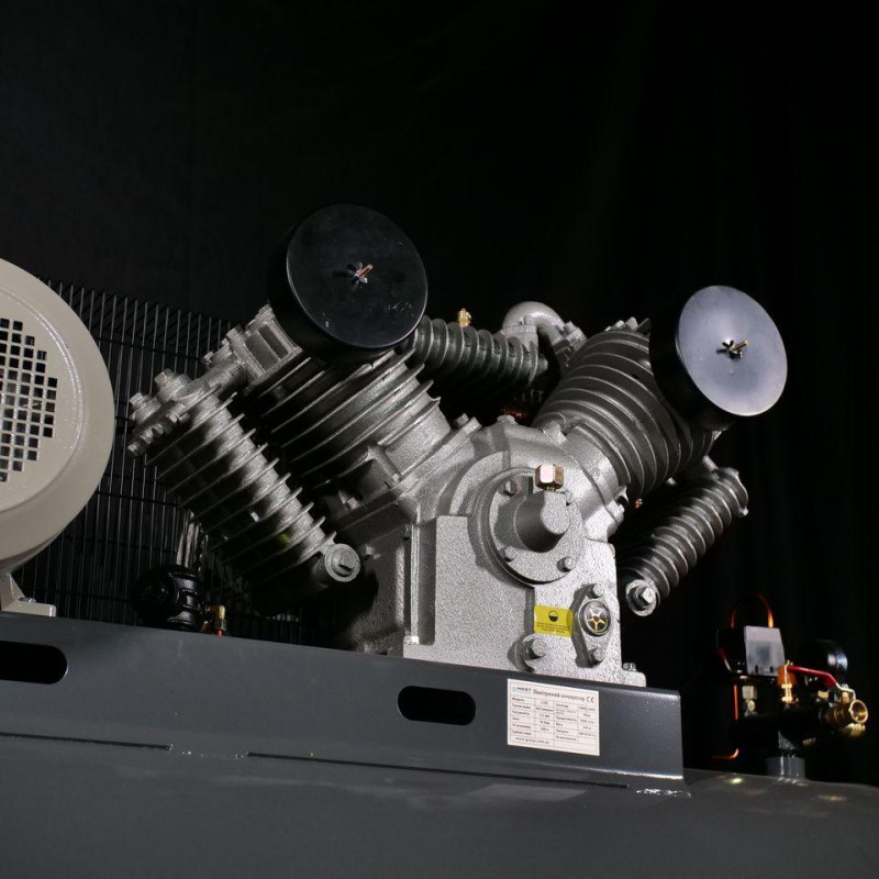 Поршневий компресор MAST 2105/500L 400V 12.5BAR Поршневий компресор MAST 2105/500L 400V 12.5BAR