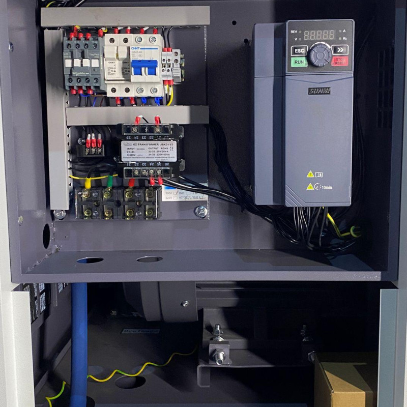 Гвинтовий компресор Mast LZN-8 COMBO inverter (осушувач + ресивер 300 л, двигун на постійних магнітах) Гвинтовий компресор Mast LZN-8 COMBO inverter (осушувач + ресивер 300 л, двигун на постійних магнітах)